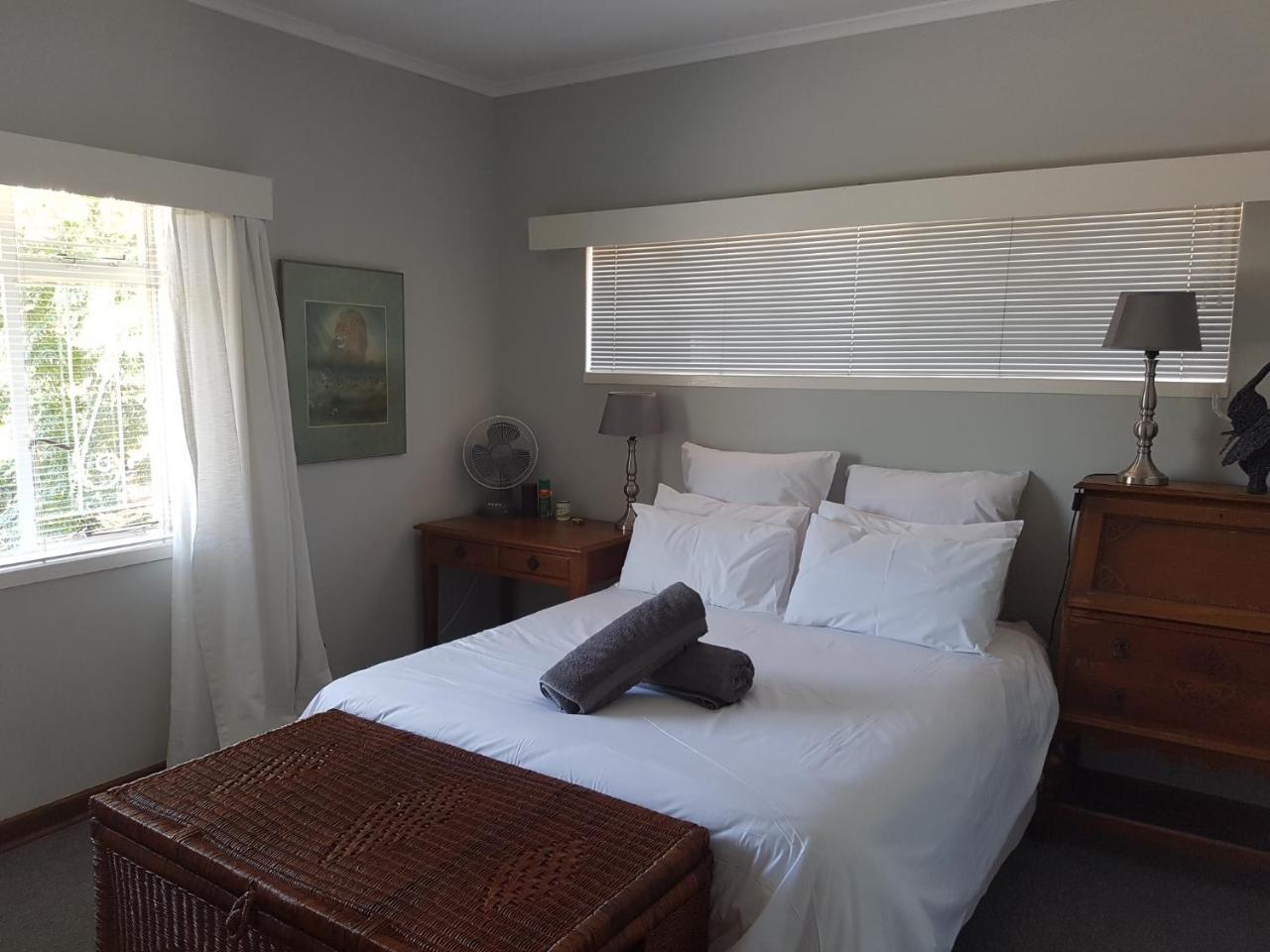 Burnham Road Suite Guest House Bulawayo Exterior photo